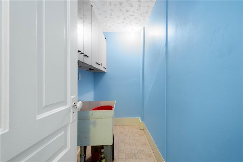 More Photos Of 626 5th Ave, Coraopolis Office Residential For Sale