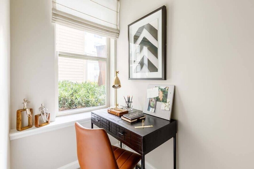More Photos Of 916 W Broad St, Falls Church Coworking Space