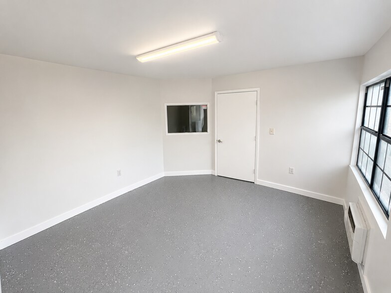More Photos Of 988-1004 NW 51st Pl, Fort Lauderdale Warehouse For Lease