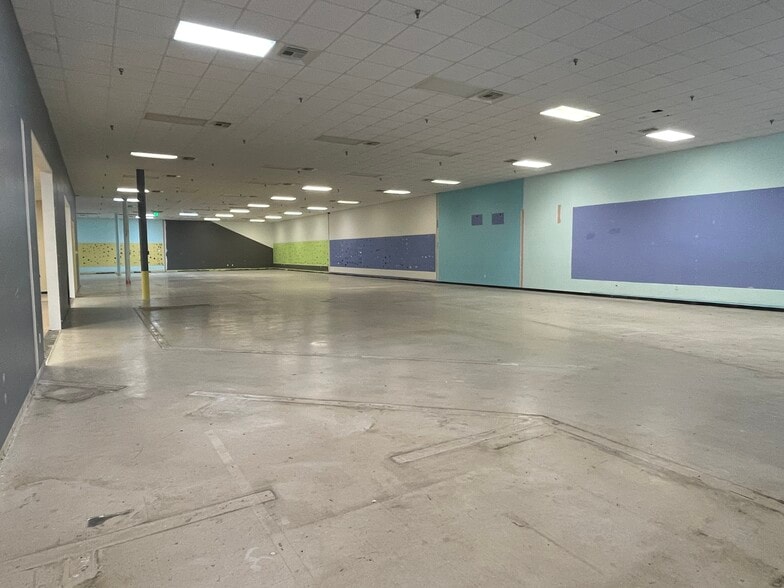 More Photos Of 1825 McFarland Blvd N, Tuscaloosa Unknown For Lease