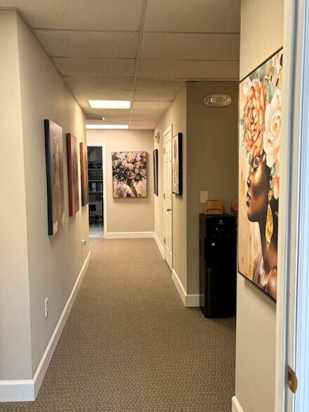 More Photos Of 533 Versailles Dr, Maitland Office For Lease