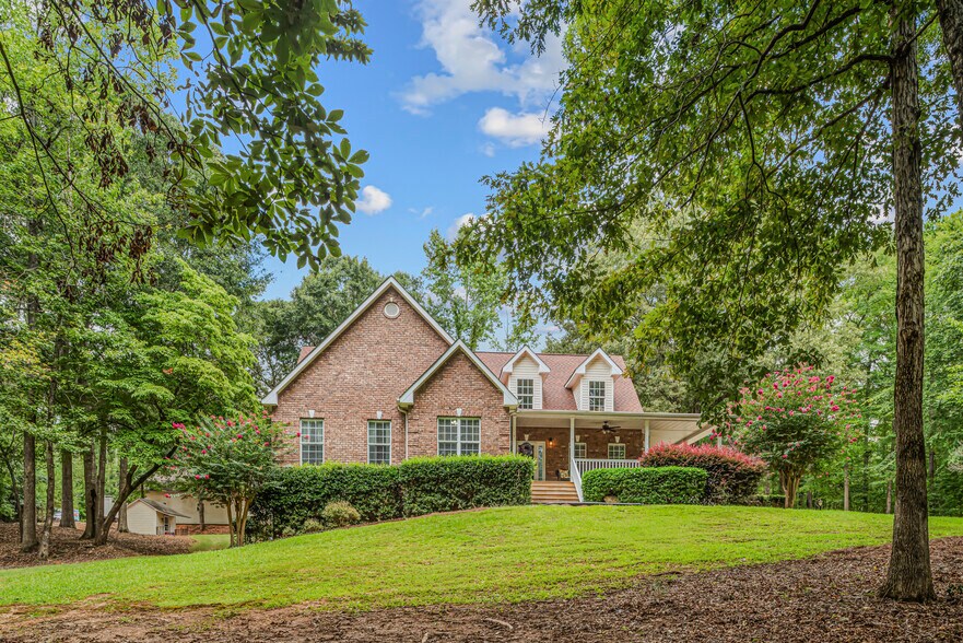 More Photos Of 170 St Gabriel Way, Fayetteville Light Manufacturing For Sale