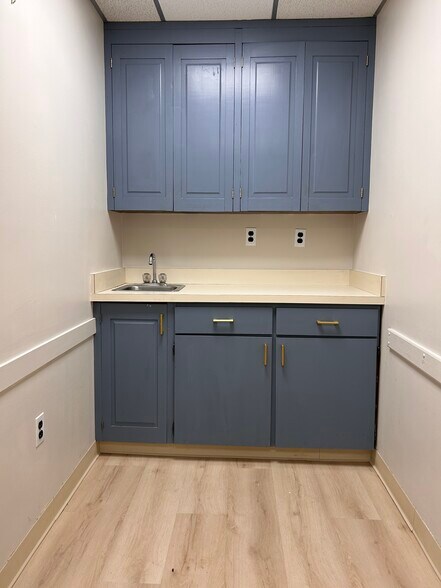 More Photos Of 701 E Main St, Moorestown Unknown For Lease