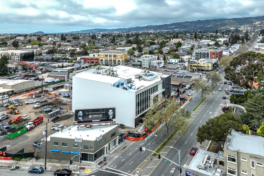 More Photos Of 3901-3903 Broadway, Oakland Medical For Lease