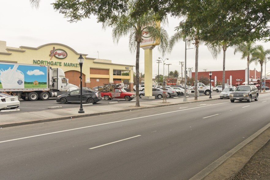 More Photos Of 2137-2139 Pacific Ave, Long Beach Storefront For Lease