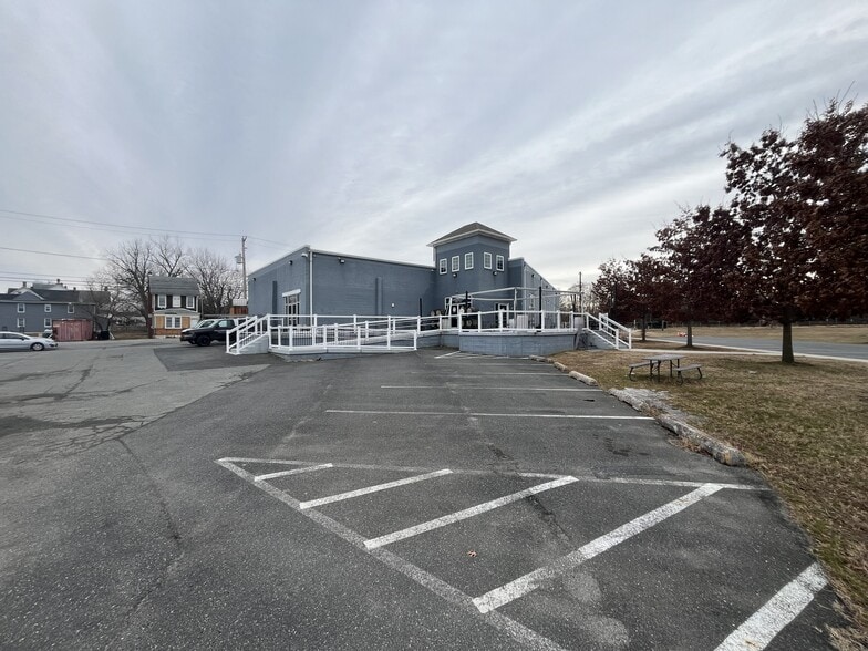 More Photos Of 325 Front St, Perryville Restaurant For Sale