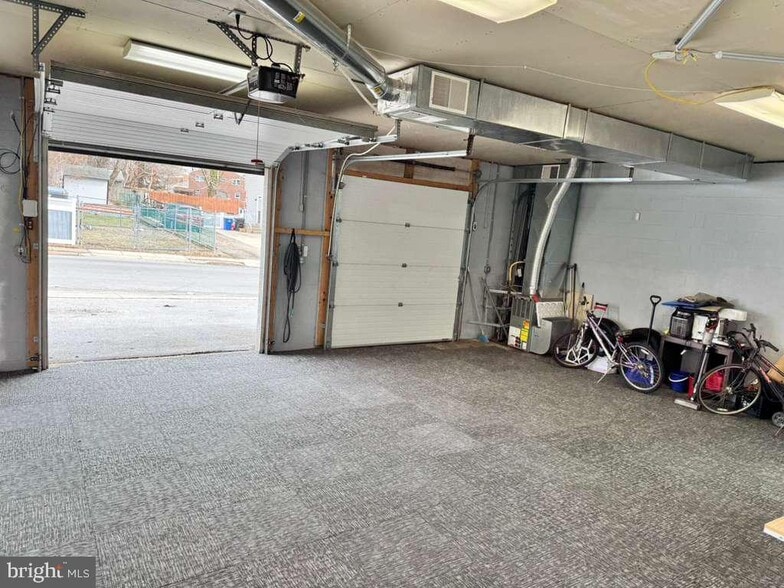 More Photos Of 250 E Cleveland Ave, Norwood Light Distribution For Sale