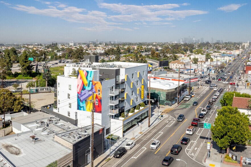 More Photos Of 5103 W Adams Blvd, Los Angeles Apartments For Lease