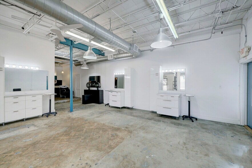 More Photos Of 3803 Bute St, Houston Storefront Retail Residential For Sale