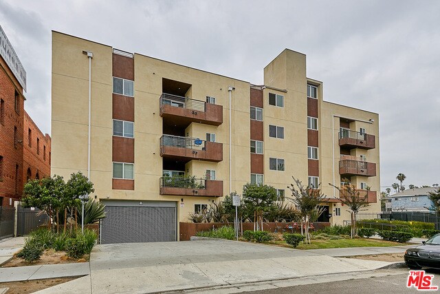 Primary Photo Of 1167 S Hoover St, Los Angeles Apartments For Sale