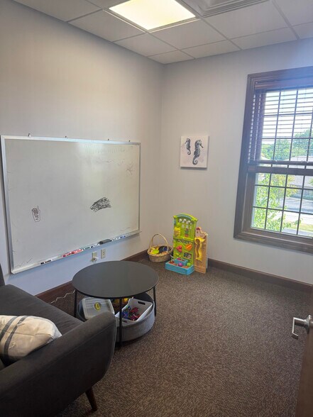 More Photos Of 134 Northwoods Blvd, Columbus Office For Lease