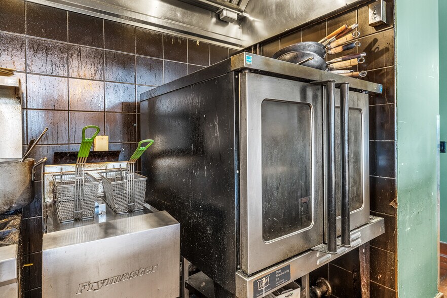 More Photos Of 1716 Depot St, Manchester Center Restaurant For Sale