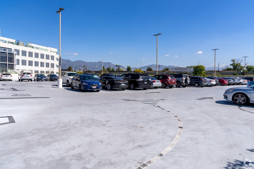 More Photos Of 11550 Indian Hills Rd, Mission Hills Medical For Lease