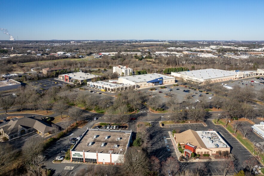 More Photos Of 10610 Centrum Pky, Pineville General Retail For Lease