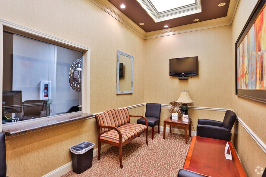 More Photos Of 550 Town Creek Rd, Lenoir City Medical For Sale