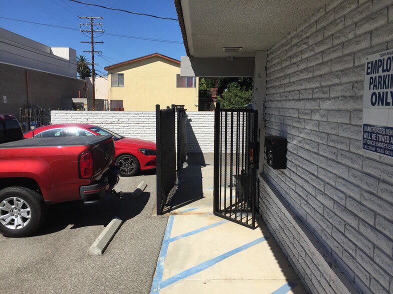 More Photos Of 1051 E Wardlow Rd, Long Beach Office For Lease