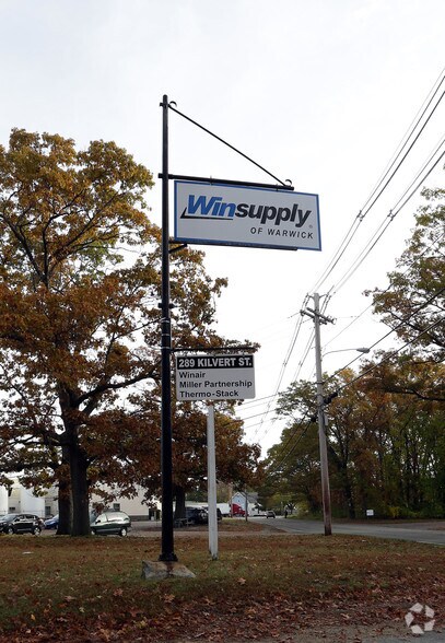 More Photos Of 289 Kilvert St, Warwick Manufacturing For Lease