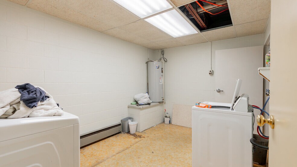 More Photos Of 81 Evick Dr, Franklin Flex For Sale