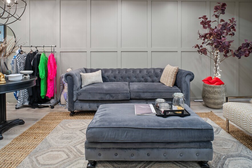 More Photos Of 2535 Kettner Blvd, San Diego Office Residential For Sale