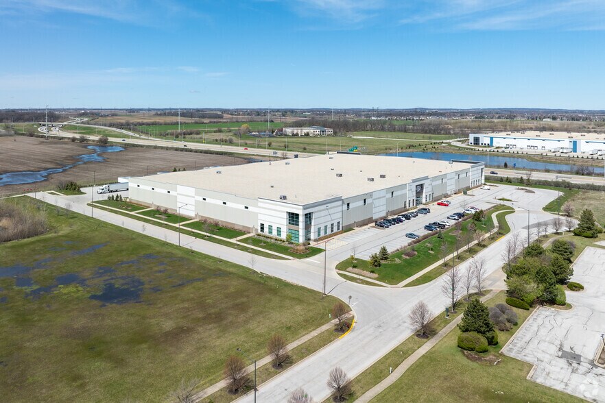 More Photos Of 1998 Melissa Ln, Aurora Distribution For Lease