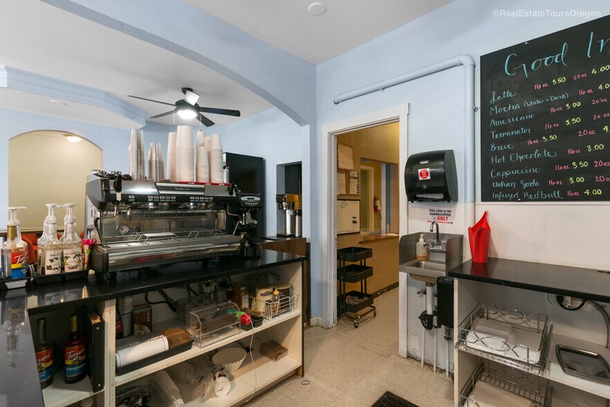 More Photos Of 1933-1937 Pacific Ave, Forest Grove General Retail For Sale