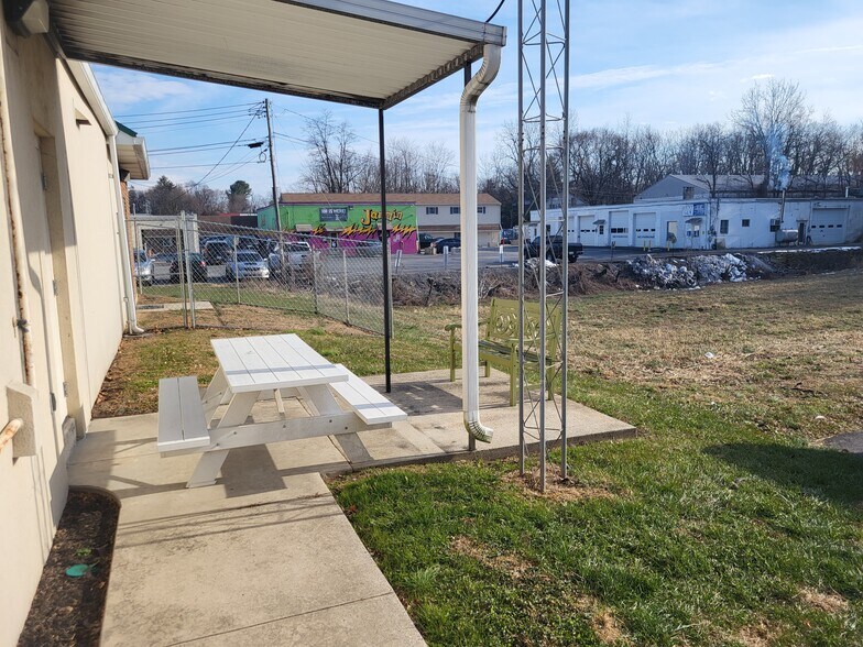 More Photos Of 1340 Lincoln Way E, Chambersburg Office For Sale