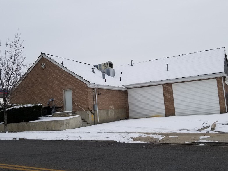 More Photos Of 400 S Main St, Alpine Convenience Store For Sale