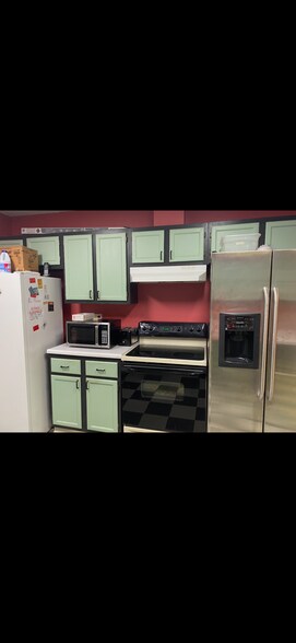 More Photos Of 108 N Ranson Rd, Greenwood Specialty For Sale