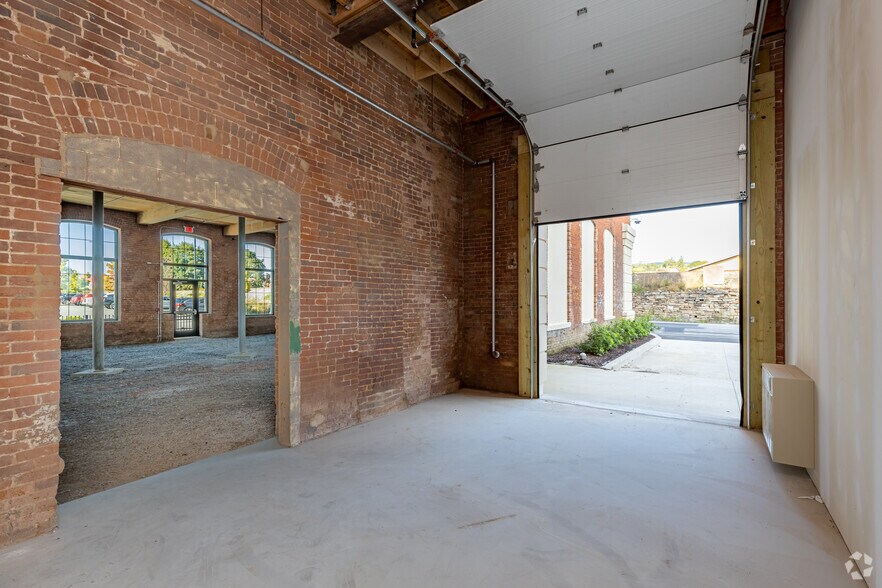 More Photos Of 2400 8th Ave, Altoona Office For Sale