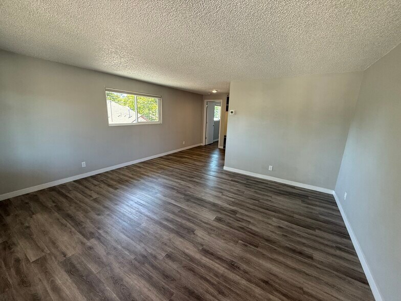 More Photos Of 80 Vine St, Reno Apartments For Sale