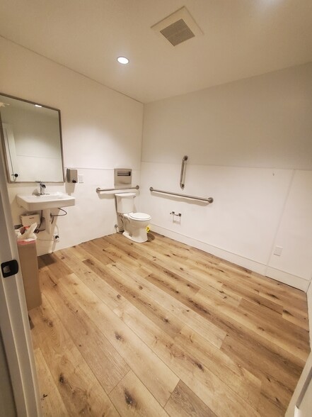 More Photos Of 5801-5875 Calle Real, Goleta Unknown For Lease