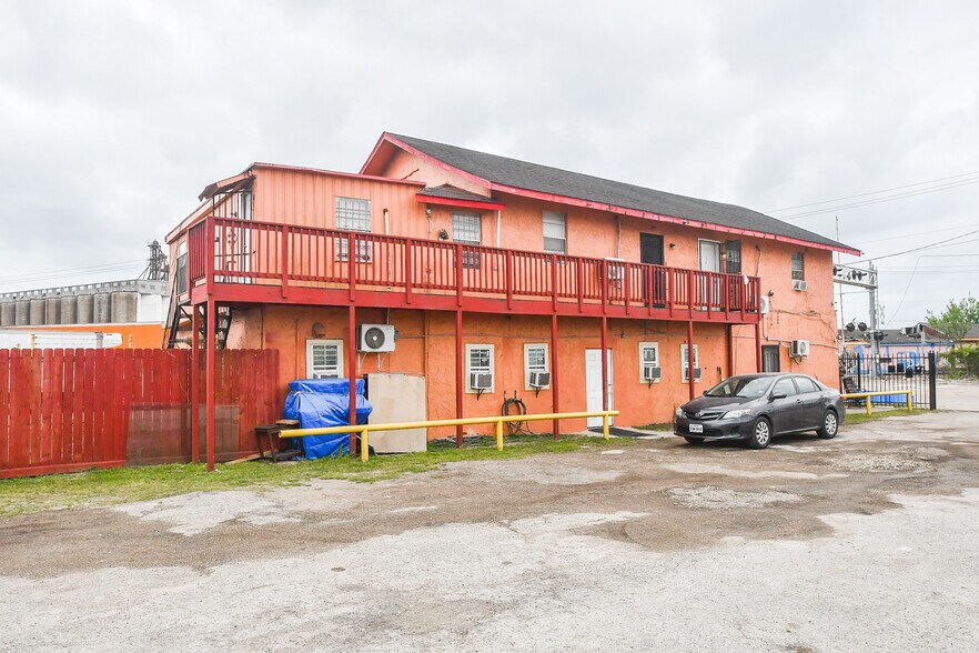 Primary Photo Of 2417 McCarty St, Houston Apartments For Sale