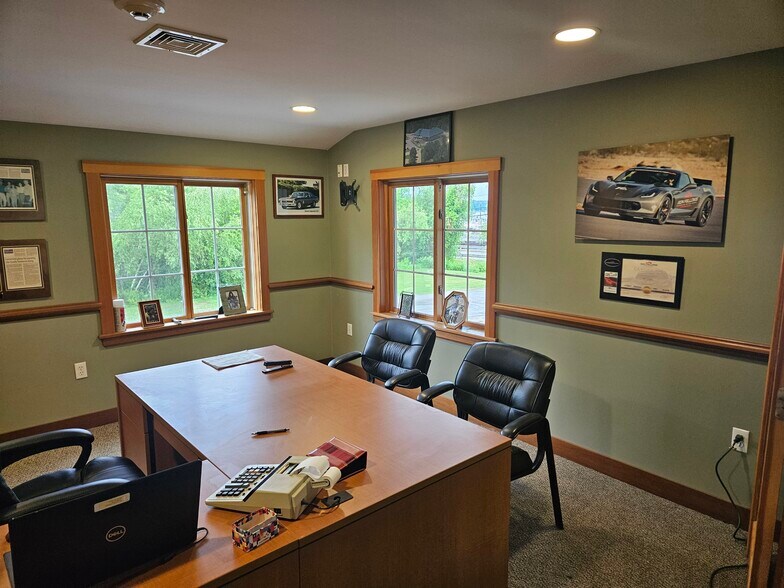 More Photos Of 28 Weirs Rd, Gilford Storefront Retail Office For Lease
