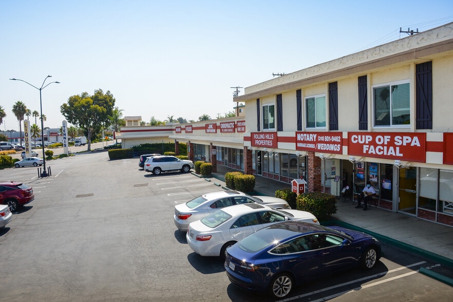 More Photos Of 3100-3160 Pacific Coast Hwy, Torrance Unknown For Lease
