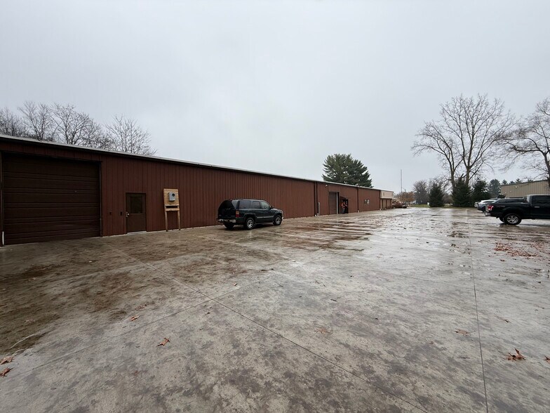More Photos Of 862 Lenox Ave, Portage Manufacturing For Lease