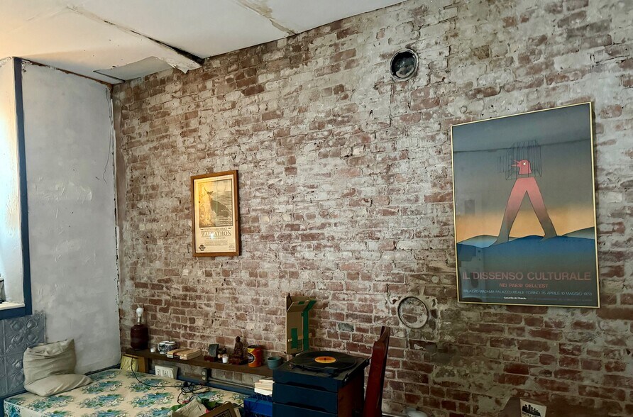 More Photos Of 220 Main St, Saugerties Storefront Retail Residential For Sale