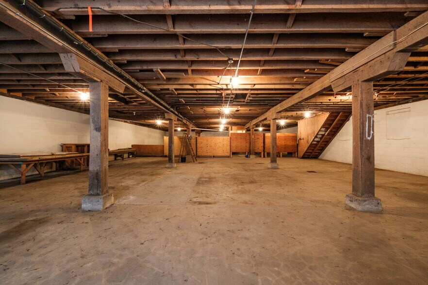 More Photos Of 180 Hollar Circle, Timberville Warehouse For Sale
