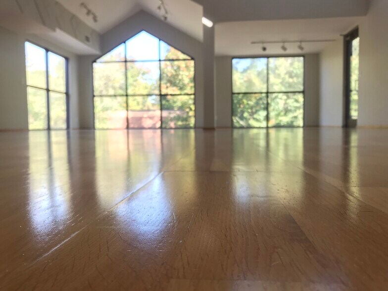 More Photos Of 930 Martin Luther King Jr Blvd, Chapel Hill Office For Lease