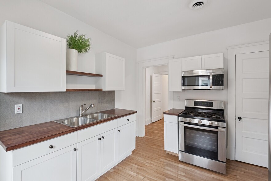 More Photos Of 5808-5810 Detroit Ave, Cleveland Storefront Retail Residential For Lease