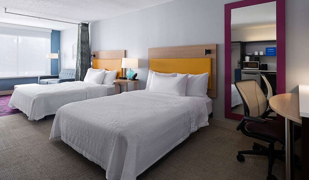 More Photos Of 9104 Keystone Crossing, Indianapolis Hotel For Sale