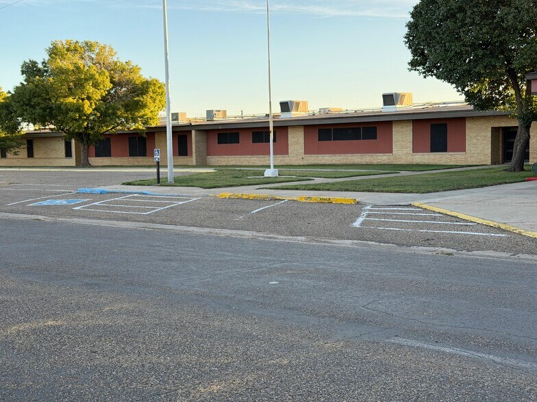 More Photos Of 300 Oak Ave, Dumas Schools For Sale