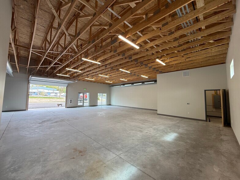 More Photos Of 4246 Argosy Ct, Madison Light Distribution For Lease