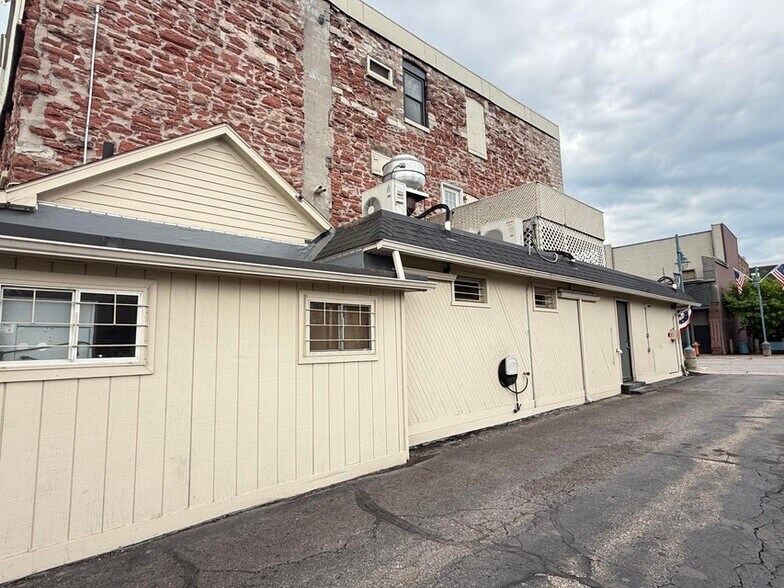 More Photos Of 200 W Portage Ave, Sault Sainte Marie General Retail For Sale