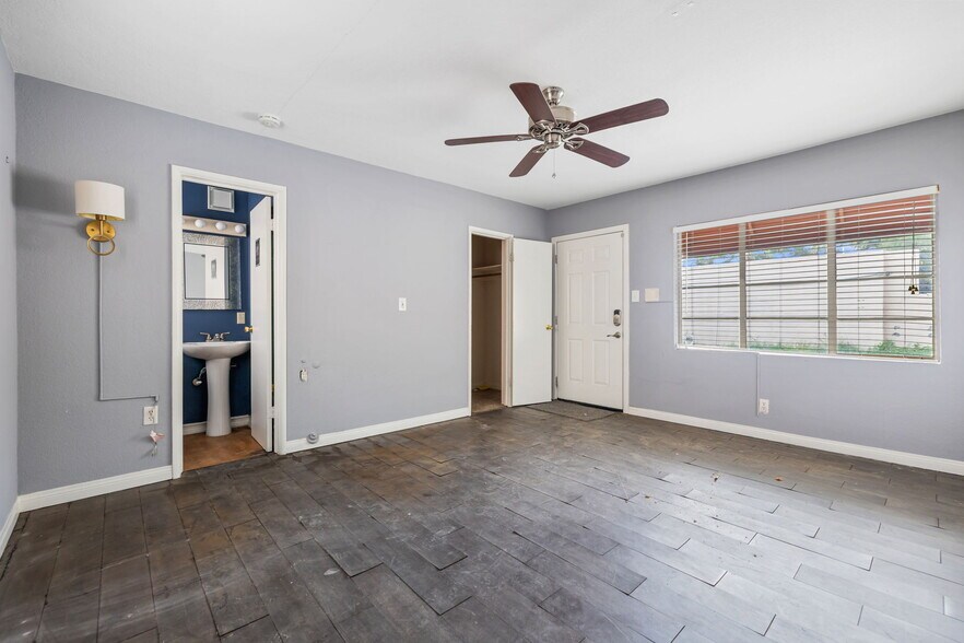 More Photos Of 1059-1063 N Palm Canyon Dr, Palm Springs Storefront For Sale