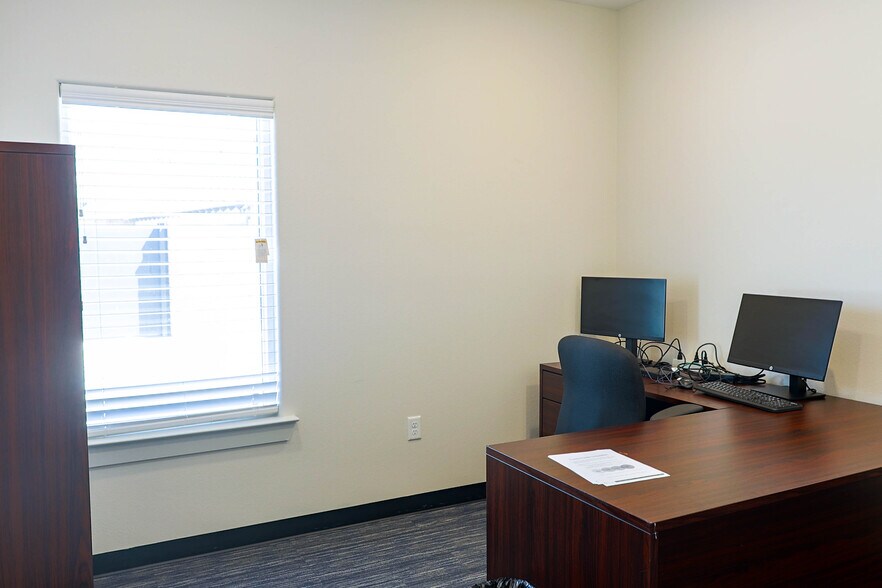 More Photos Of 5004 122nd St, Lubbock Office Residential For Lease