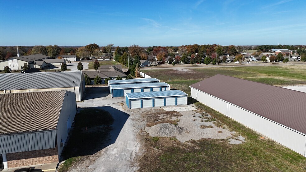More Photos Of 1701 1/2 N Market St, Sparta Self Storage For Sale