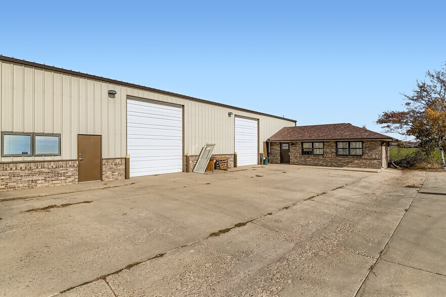 More Photos Of 720 N 9th Ave, Brighton Warehouse For Lease
