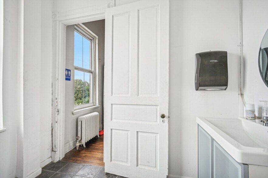 More Photos Of 1027 S Clinton Ave, Trenton Office For Sale