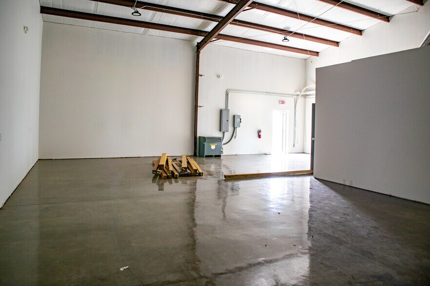 More Photos Of 25330 Aldine Westfield Rd, Spring Unknown For Lease