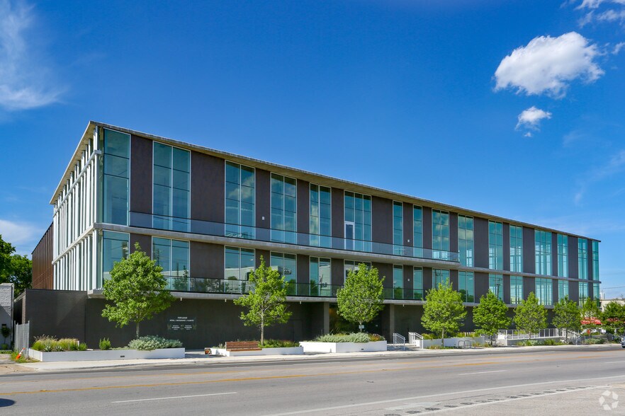 More Photos Of 2010 S Lamar Blvd, Austin Office For Lease